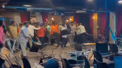 The workers ransacked Hotel Unicontinental, where the show was filmed, and demanded an FIR against Kamra. (HT Photo/Satish Bate) The workers ransacked Hotel Unicontinental, where the show was filmed, and demanded an FIR against Kamra. (HT Photo/Satish Bate)