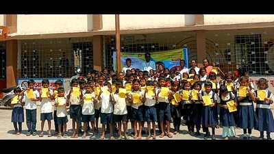 The vaccination drive is part of the second phase of a pilot project launched by the state health department on March 1 in Pune, Raigad, and Parbhani districts. Under the programme, children aged 1 to 15 years in Pune, Pimpri-Chinchwad, and Panvel municipal areas are being immunized against JE. (HT PHOTO)