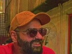 Kunal Kamra mocked Maharashtra deputy CM by modifying a song from the movie Dil Toh Pagal Hai during his show. Kunal Kamra mocked Maharashtra deputy CM by modifying a song from the movie Dil Toh Pagal Hai during his show.