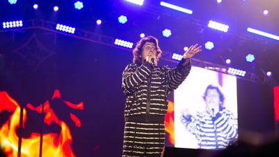 Sonu Nigam performed at DTU's Rohini campus during the university's annual cultural fest, Engifest' 25. (Photo: RaajeshKashyap/HT)