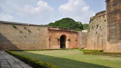 Bangalore Fort (Wikimedia Commons) Bangalore Fort (Wikimedia Commons)