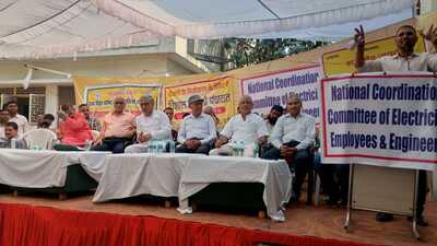 The panchayat underway in Meerut on Monday (HT Photo) The panchayat underway in Meerut on Monday (HT Photo)