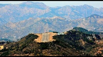 The tabletop runway of the Jubbarhatti airport. Pilots struggled to decelerate after touchdown, forcing them to apply emergency brakes at the last moment. The tabletop runway of the Jubbarhatti airport. Pilots struggled to decelerate after touchdown, forcing them to apply emergency brakes at the last moment.