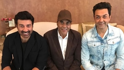 Sunny Deol keeps giving a glimpse into his personal life with Dharmendra and Bobby Deol on his Instagram. Sunny Deol keeps giving a glimpse into his personal life with Dharmendra and Bobby Deol on his Instagram.