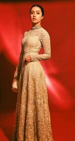 The bold red carpet gown look (Pinterest)