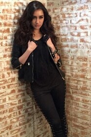 The edgy all-black look (Pinterest)