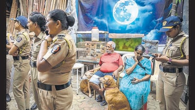 Mumbai, India - March 25, 2025: BMC starts evacuation of dilapidated Dsouza Mansion building in Santacruz in Mumbai, India, on Tuesday, March 25, 2025. (Photo by Satish Bate/ Hindustan Times) (Hindustan Times) Mumbai, India - March 25, 2025: BMC starts evacuation of dilapidated Dsouza Mansion building in Santacruz in Mumbai, India, on Tuesday, March 25, 2025. (Photo by Satish Bate/ Hindustan Times) (Hindustan Times)