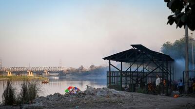 Near the Yamuna’s Nigambodh Ghat on Tuesday. (Sanchit Khanna/HT Photo) Near the Yamuna’s Nigambodh Ghat on Tuesday. (Sanchit Khanna/HT Photo)