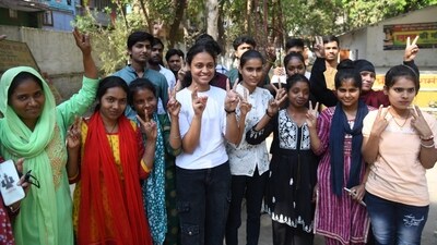 Class 12 students celebrate their success after BSEB released the results  (Santosh Kumar)