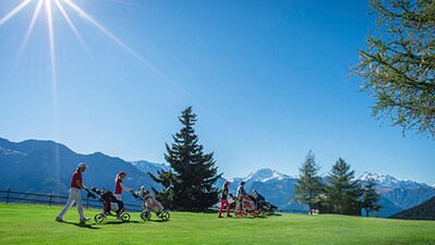 Play golf at Riederalp’s 9-hole course with a stunning mountain backdrop. Play golf at Riederalp’s 9-hole course with a stunning mountain backdrop.