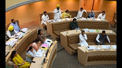 The BJP councillors and mayor Harpreet Kaur Babla supported the proposal, suggesting that roads could be reclaimed by MC once its financial condition improves. However, Opposition councillors opposed the move, accusing the Chandigarh administration of failing to provide adequate financial support. (Keshav Singh/HT) The BJP councillors and mayor Harpreet Kaur Babla supported the proposal, suggesting that roads could be reclaimed by MC once its financial condition improves. However, Opposition councillors opposed the move, accusing the Chandigarh administration of failing to provide adequate financial support. (Keshav Singh/HT)