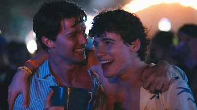 Patrick Schwarzenegger and Sam Nivola play the Ratliff brothers in The White Lotus. Patrick Schwarzenegger and Sam Nivola play the Ratliff brothers in The White Lotus.