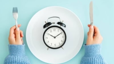 Expert shares tips to avoid overeating and improve digestion. (istockphoto) Expert shares tips to avoid overeating and improve digestion. (istockphoto)