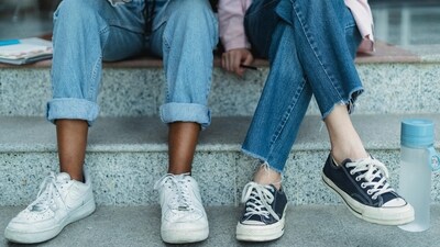 Slim fit jeans: Slip into style with stylish denims to flaunt your curves (Pexels) Slim fit jeans: Slip into style with stylish denims to flaunt your curves (Pexels)