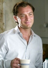 Jude law’s effortless elegance (Pinterest) Jude law’s effortless elegance (Pinterest)