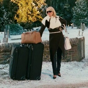 Cameron’s luxe travel look (Pinterest) Cameron’s luxe travel look (Pinterest)