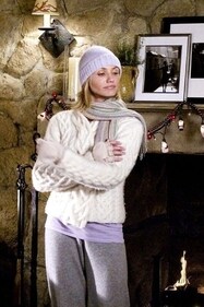 Cameron Diaz’s power dressing in the cold (Pinterest) Cameron Diaz’s power dressing in the cold (Pinterest)