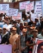 Protestors, including women, marched from Chhatrapati Shivaji Chowk to Arenja corner and formed a human chain (Bachchan Kumar/ HT PHOTO)