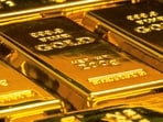 The three told the businessmen they had for sale gold that was excavated in a digging at their home in Mathura.
The three told the businessmen they had for sale gold that was excavated in a digging at their home in Mathura.
