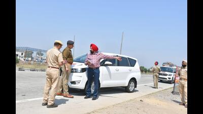 Amid reports of thefts of tractor-trailers at Shambhu, Patiala Range DIG Mandeep Sidhu, who was spearheading the crackdown on the farmers at Khanauri protest site, said that not even a single tractor-trailer has been stolen from the Khanauri protest site. (HT Photo) Amid reports of thefts of tractor-trailers at Shambhu, Patiala Range DIG Mandeep Sidhu, who was spearheading the crackdown on the farmers at Khanauri protest site, said that not even a single tractor-trailer has been stolen from the Khanauri protest site. (HT Photo)