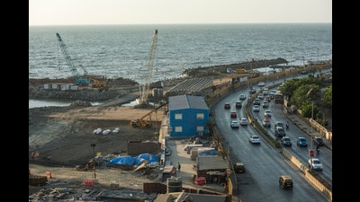 Around 70 hectares of reclaimed land, prime real estate along the city’s western seafront, has been reserved as open space by the Brihanmumbai Municipal Corporation (HT Photo) Around 70 hectares of reclaimed land, prime real estate along the city’s western seafront, has been reserved as open space by the Brihanmumbai Municipal Corporation (HT Photo)