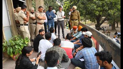 Claiming financial loss due to cancellation of the Gurdas Maan concert, PUCSC vice-president Archit Garg has launched a sit-in at Student Centre, Panjab University, demanding removal of the dean student welfare. (Keshav Singh/HT) Claiming financial loss due to cancellation of the Gurdas Maan concert, PUCSC vice-president Archit Garg has launched a sit-in at Student Centre, Panjab University, demanding removal of the dean student welfare. (Keshav Singh/HT)