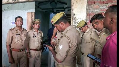SIT arrives at the residence of Samajwadi Party MP from Sambhal, Zia-ur-Rehman Barq, to hand over a notice, in Sambhal on Tuesday. (ANI Photo) SIT arrives at the residence of Samajwadi Party MP from Sambhal, Zia-ur-Rehman Barq, to hand over a notice, in Sambhal on Tuesday. (ANI Photo)