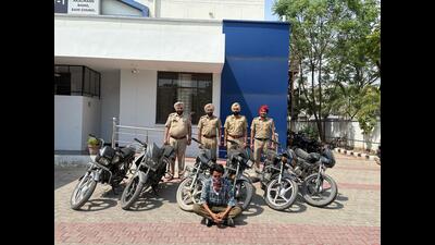 The accused in Mohali police custody. (HT Photo)