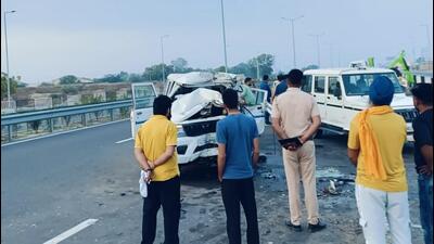 Three Gujarat Police personnel were killed and a cop was injured when their SUV collided with a vehicle on the Dabwali-Chautala road in Sirsa district on Wednesday. (HT Photo)
