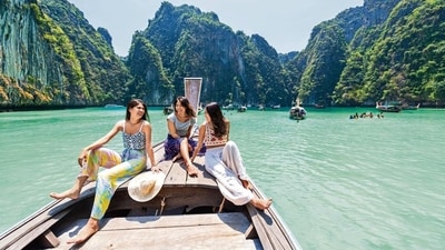 Travellers are turning to AI to craft itineraries, discover unique places, and streamline the planning process. (Photo: Shutterstock) Travellers are turning to AI to craft itineraries, discover unique places, and streamline the planning process. (Photo: Shutterstock)