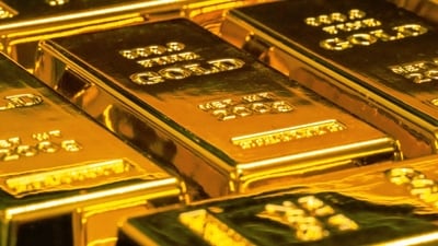 The three told the businessmen they had for sale gold that was excavated in a digging at their home in Mathura. The three told the businessmen they had for sale gold that was excavated in a digging at their home in Mathura.