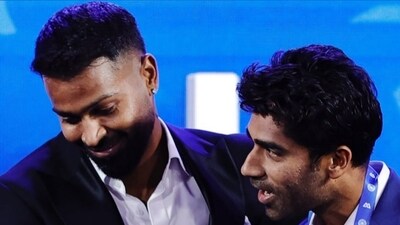 Hardik Pandya (L) and Shashank Singh at a BCCI event (X) Hardik Pandya (L) and Shashank Singh at a BCCI event (X)