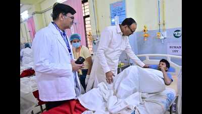 Deputy CM Brajesh Pathak meets kids admitted at Lok Bandhu hospital in Lucknow on Thursday. (Deepak Gupta/HT Photo) Deputy CM Brajesh Pathak meets kids admitted at Lok Bandhu hospital in Lucknow on Thursday. (Deepak Gupta/HT Photo)