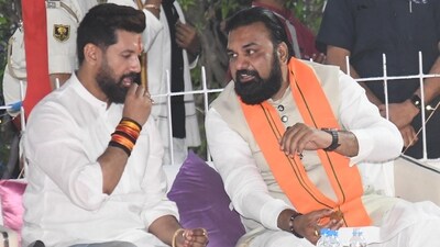 Union Minister and Lok Janshakti Party (Ramvilas) president Chirag Paswan Bihar with Bihar Deputy Chief Minister Samrat Choudhary during an Iftar party. (HT Photo)