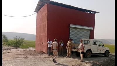 The Haryana government has cracked down on the illegal hunting of migratory birds at the Kotla reservoir in Nuh. (HT PHOTO) The Haryana government has cracked down on the illegal hunting of migratory birds at the Kotla reservoir in Nuh. (HT PHOTO)