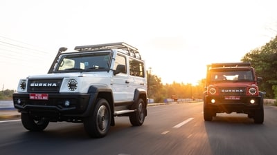 Force Gurkha uses a 2.6-litre turbo diesel engine. Force Gurkha uses a 2.6-litre turbo diesel engine.