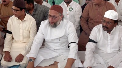 AIMIM MP Asaduddin Owaisi wears a 'black armband' supporting the call given by the All India Muslim Personal Law Board in protest against the Waqf Amendment Bill. (ANI) AIMIM MP Asaduddin Owaisi wears a 'black armband' supporting the call given by the All India Muslim Personal Law Board in protest against the Waqf Amendment Bill. (ANI)