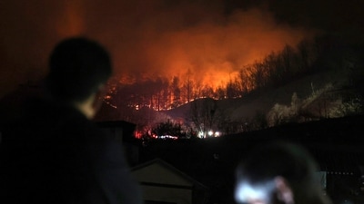 A wildfire spreads on a mountain in Sancheong, South Korea, Thursday, March 27, 2025. AP/PTI (AP) A wildfire spreads on a mountain in Sancheong, South Korea, Thursday, March 27, 2025. AP/PTI (AP)