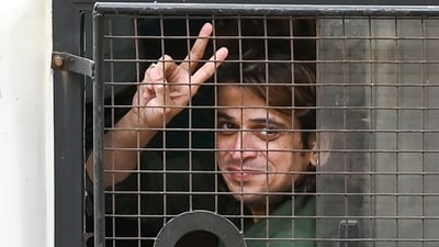 Shiv Sena leader Rahool Kanal being produced in court after Shiv Sena workers ransacked the Habitat studio of The Uni Continental Hotel Mumbai. (Raju Shinde/HT photo) Shiv Sena leader Rahool Kanal being produced in court after Shiv Sena workers ransacked the Habitat studio of The Uni Continental Hotel Mumbai. (Raju Shinde/HT photo)