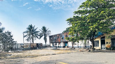 Mumbai, India – 20, Feb 2025: MSRDC plot where the exit of the additional coastal road exit is proposed, next to Priyadarshini Garden, Nepean Road, in Mumbai, India, on Thursday, Feb 22, 2025. (Photo by Bhushan Koyande/HT Photo)