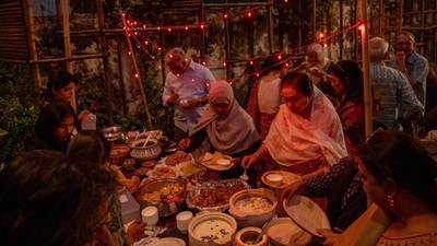 A potluck Roza Iftar underway at Sanatkada in Lucknow A potluck Roza Iftar underway at Sanatkada in Lucknow