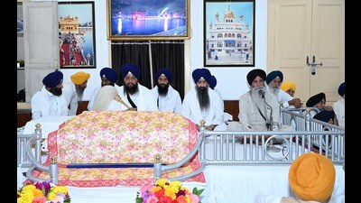 SGPC general secretary Sher Singh Mandwala delivered the budget speech. (HT Photo) SGPC general secretary Sher Singh Mandwala delivered the budget speech. (HT Photo)
