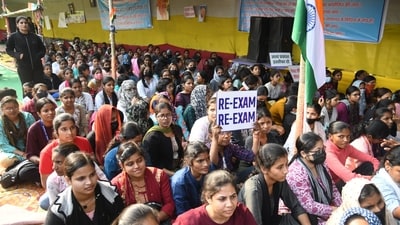 The court also directed the BPSC to constitute a high level committee on a permanent basis of experts who would ensure a review of the security measures and over-all management of the examination. (Santosh Kumar/File photo ) The court also directed the BPSC to constitute a high level committee on a permanent basis of experts who would ensure a review of the security measures and over-all management of the examination. (Santosh Kumar/File photo )