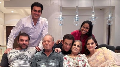 Salman with all his four siblings and parents. There is Arbaaz Khan, Sohail Khan, Alvira Agnihotri and Arpita Khan Sharma. They are joined by Salim Khan and Salma Khan. Salman with all his four siblings and parents. There is Arbaaz Khan, Sohail Khan, Alvira Agnihotri and Arpita Khan Sharma. They are joined by Salim Khan and Salma Khan.