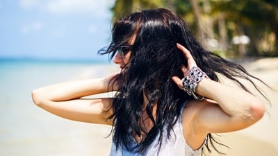 Check out hair care tips that you can follow to make sure your hair remains shiny and silky throughout the summer. (Freepik) Check out hair care tips that you can follow to make sure your hair remains shiny and silky throughout the summer. (Freepik)