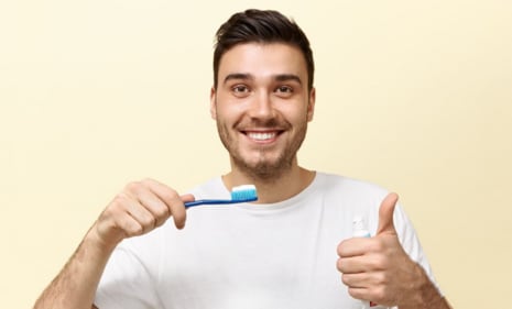 Whitening toothpastes contain mild to moderate silica abrasives and small amounts of hydrogen peroxide or carbamide peroxide. (Representative picture: Freepik) Whitening toothpastes contain mild to moderate silica abrasives and small amounts of hydrogen peroxide or carbamide peroxide. (Representative picture: Freepik)