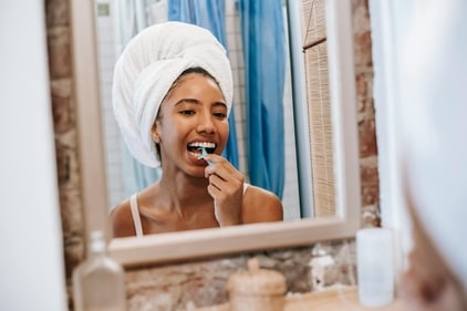Flossing should be done after brushing. (Pexels) Flossing should be done after brushing. (Pexels)