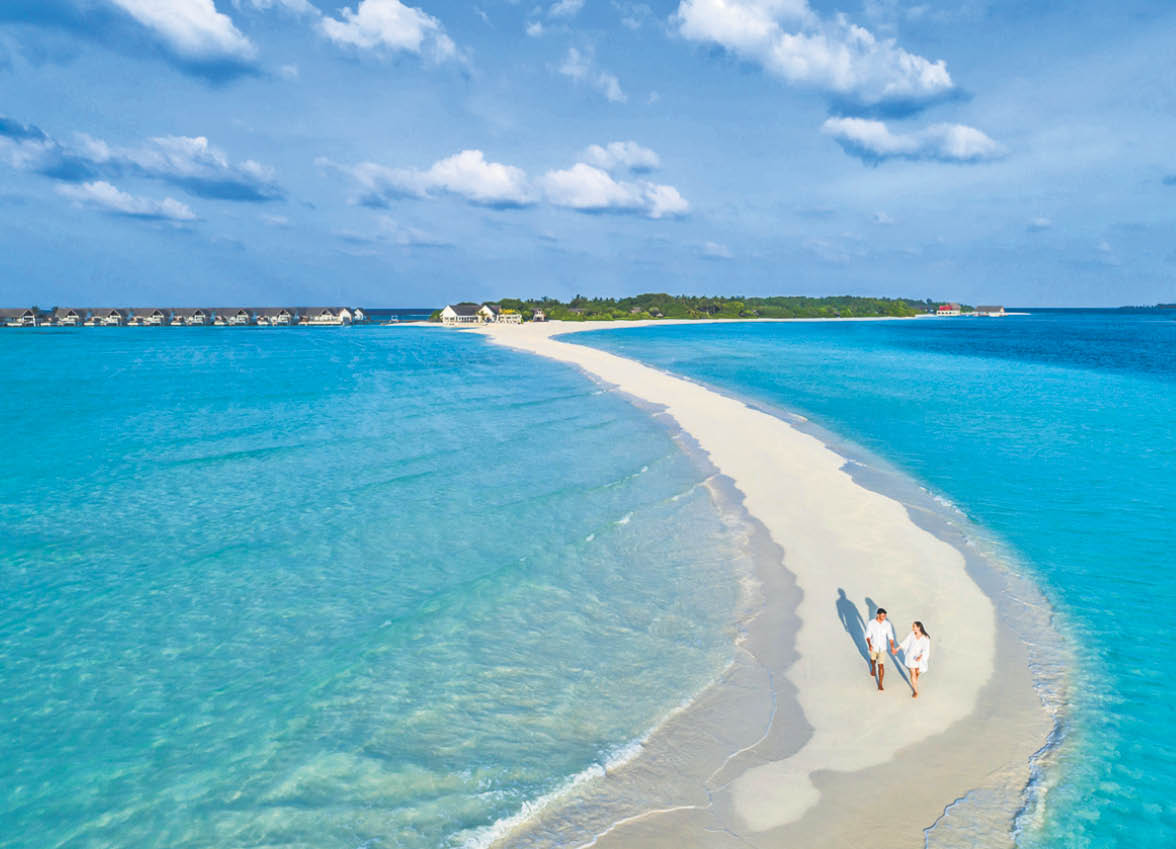 Guests stay in villas with an almost private beach. Guests stay in villas with an almost private beach.