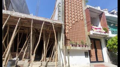 A constructed house and an under construction house at Lucknow’s Virat Khand 3/270 B and 3/270 C. (Sourced) A constructed house and an under construction house at Lucknow’s Virat Khand 3/270 B and 3/270 C. (Sourced)