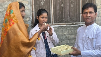 Anshu Kumari secured the first rank in the Bihar board Class 10 exams 2025. She is a student of Bhartiya Inter college Gahiri in Nautan block of West Champaran. Anshu said she wants to dedicate her life in treating cancer, the ailment that her mother is afflicted with. Anshu Kumari secured the first rank in the Bihar board Class 10 exams 2025. She is a student of Bhartiya Inter college Gahiri in Nautan block of West Champaran. Anshu said she wants to dedicate her life in treating cancer, the ailment that her mother is afflicted with.